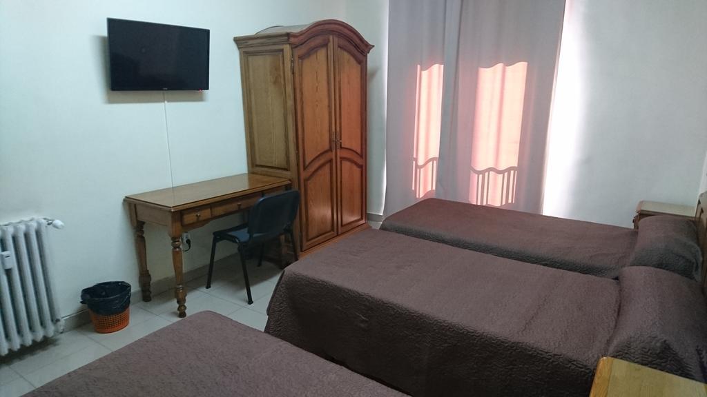 Hostal Retiro Madrid Habitación foto