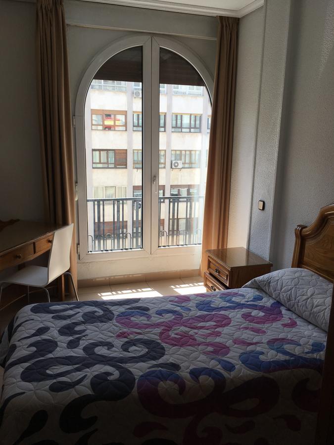 Hostal Retiro Madrid Exterior foto