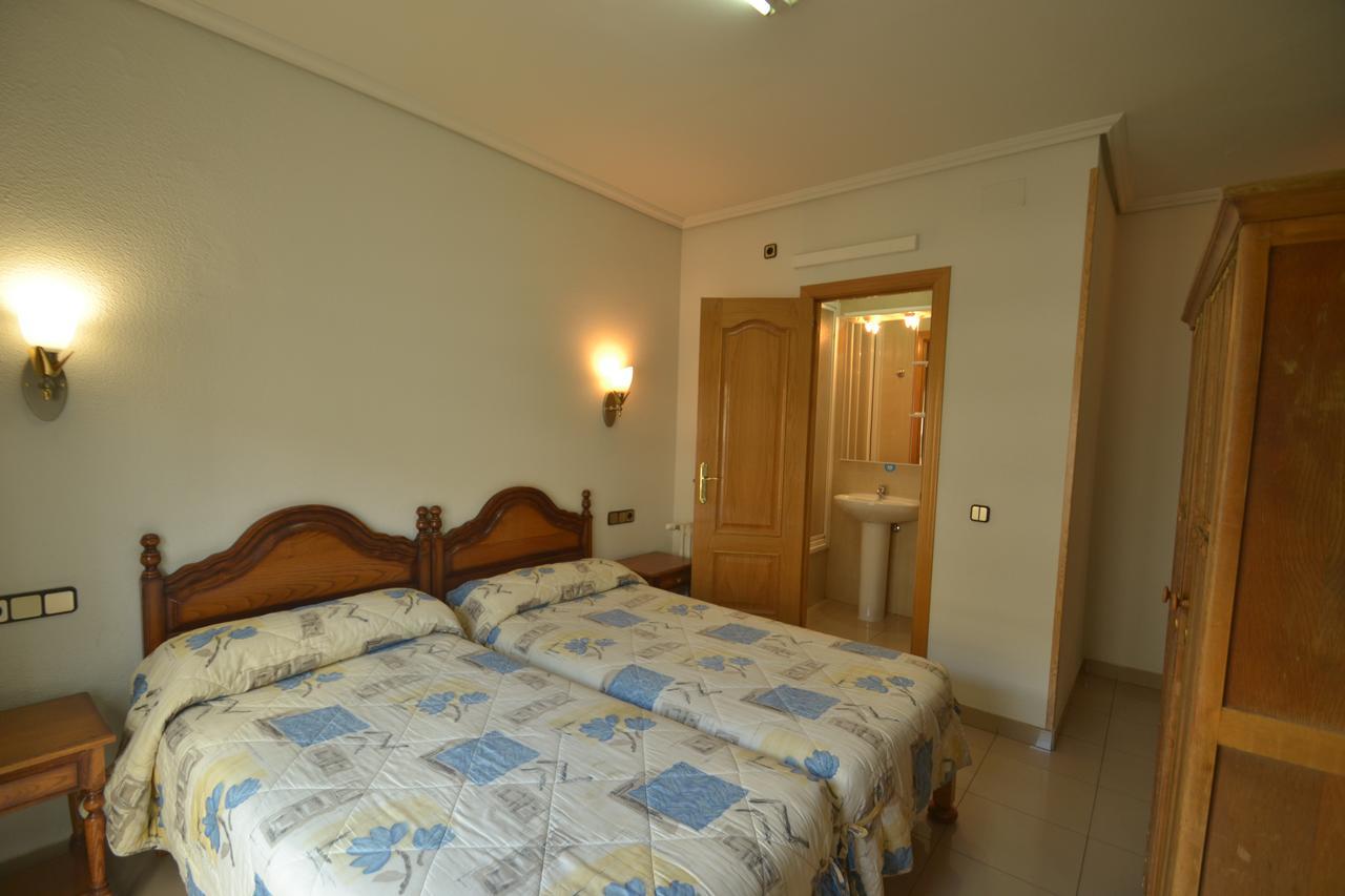 Hostal Retiro Madrid Exterior foto