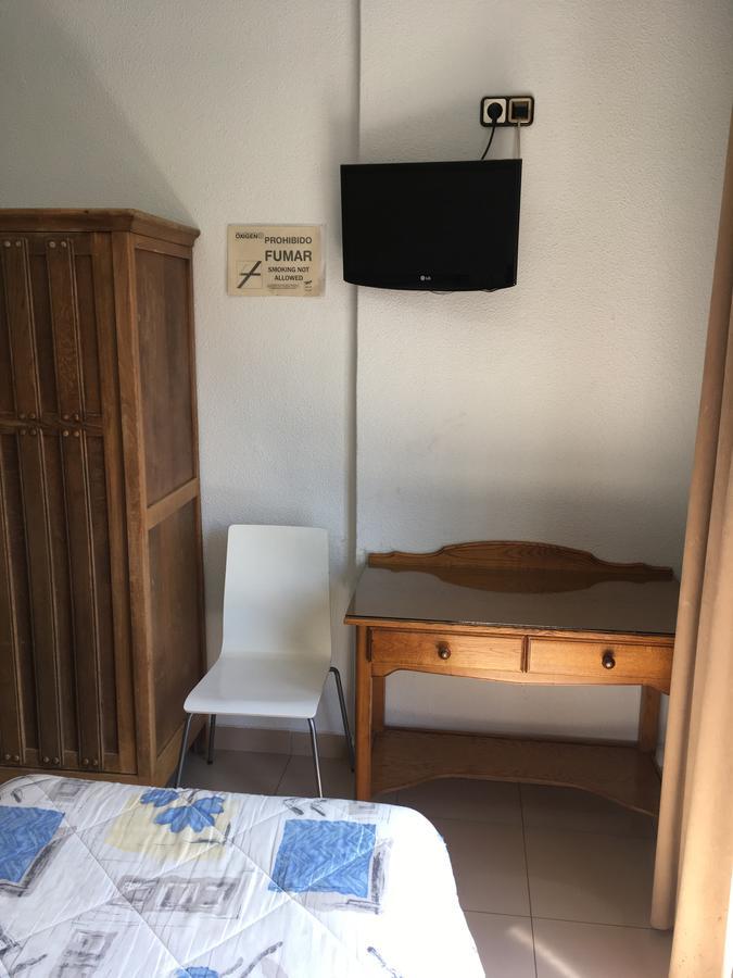 Hostal Retiro Madrid Exterior foto